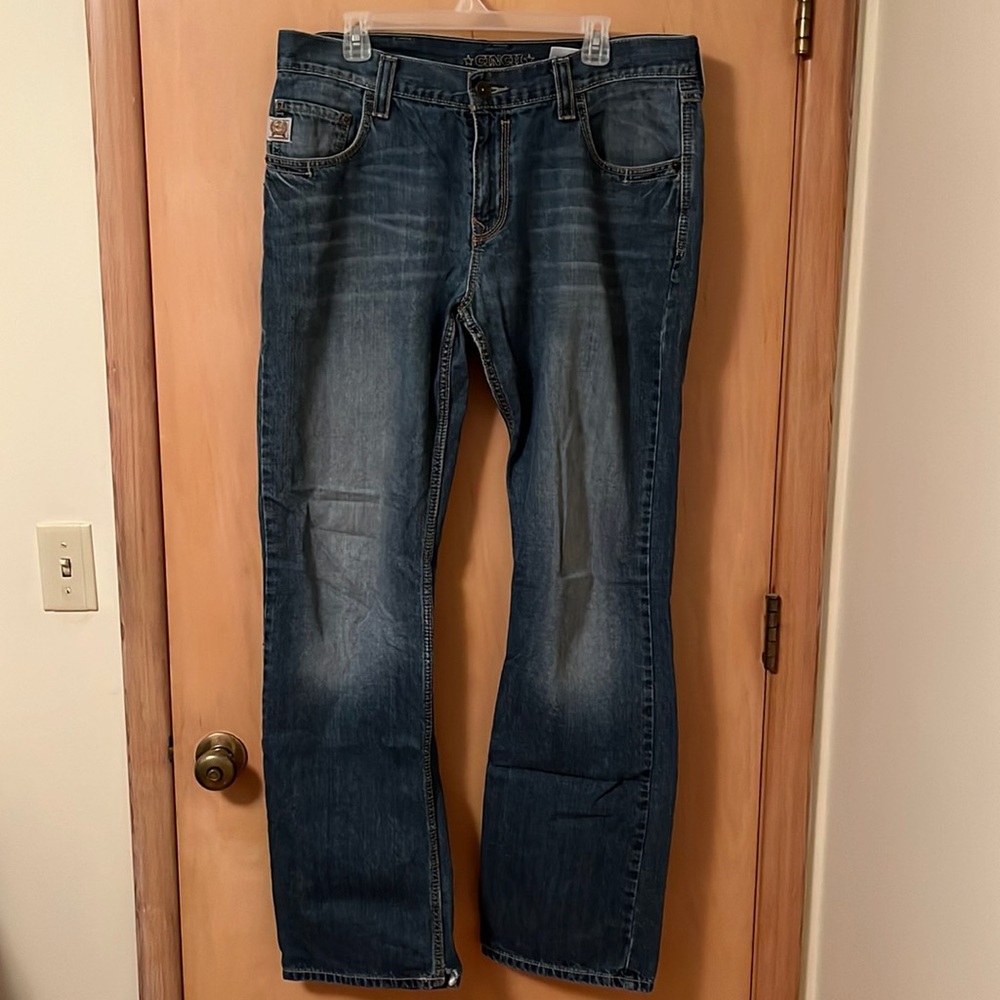 Cinch Carter 2.0 Men’s Relaxed Bootcut Jeans
Size 35x36 Light/Medium Blue Wash